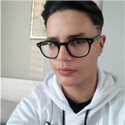 Studente che frequenta il liceo scientifico appassionato di matematica